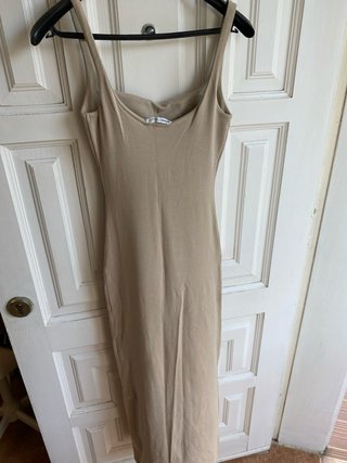 Vestido Bershka largo ajustado beige Talla S