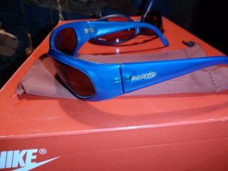 Gafas de sol Arnette azules y negras