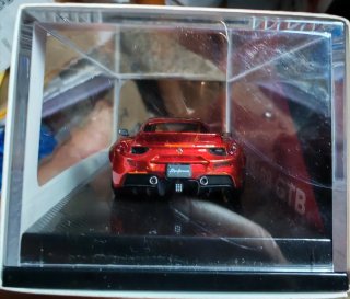CM MODEL 1:64 Ferrari LB488 GTB Rojo