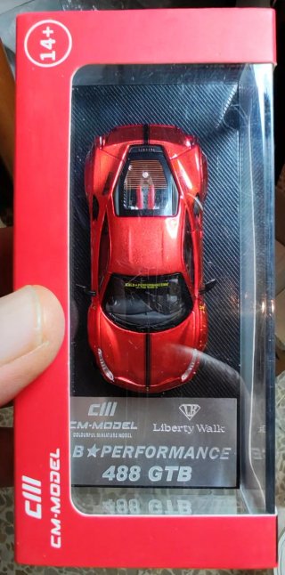 CM MODEL 1:64 Ferrari LB488 GTB Rojo