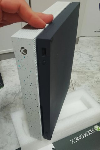 Xbox One X Edición Hyperspace