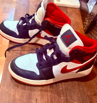 Air Jordan 1 Mid Talla 38 Blanco Negro Rojo