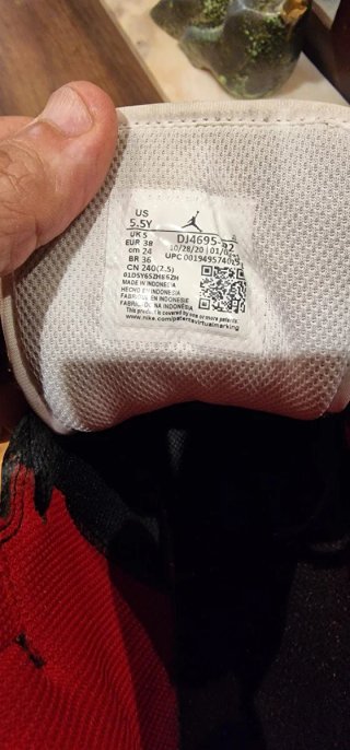 Air Jordan 1 Mid Talla 38 Blanco Negro Rojo