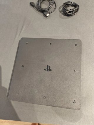 PS4 Slim Negra