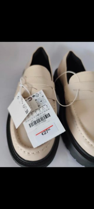Mocasines de niña N°35 de Zara nuevos.