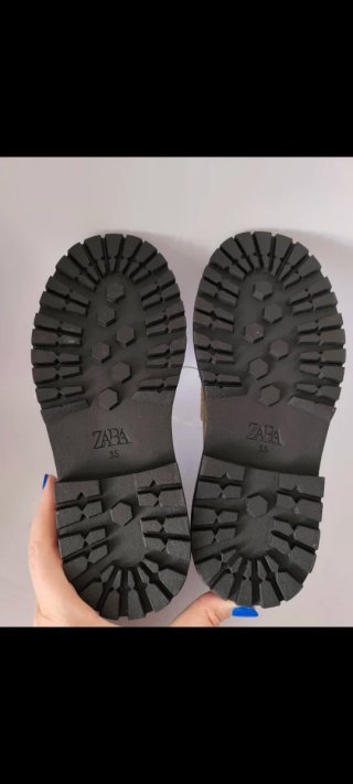 Mocasines de niña N°35 de Zara nuevos.