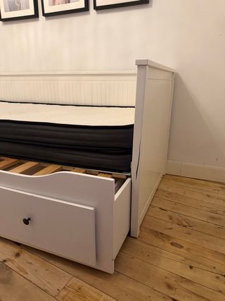 Diván IKEA HEMNES con 2 colchones