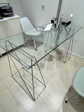 Mesa de cristal moderna