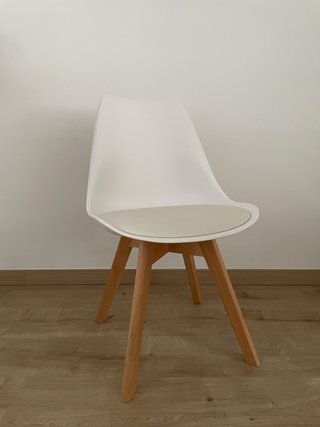 Sillas blancas de comedor modelo Nordic Sklum