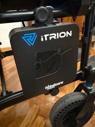 Silla de ruedas eléctrica con estreno de 2 dias