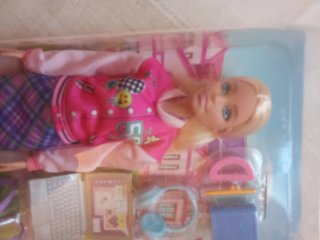 Muñeca Barbie Escolar con Accesorios