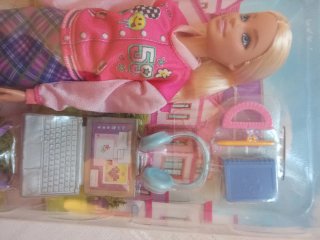 Muñeca Barbie Escolar con Accesorios