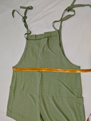 Mono corto verde con tirantes