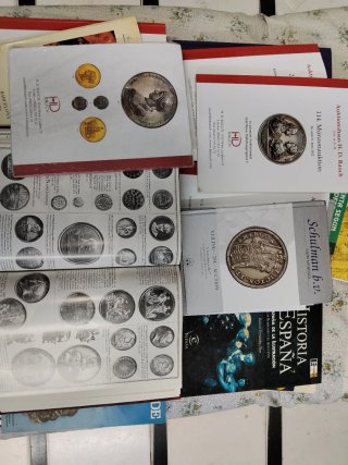 Lote 35 Catálogos de Subastas de Monedas