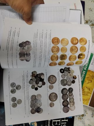 Lote 35 Catálogos de Subastas de Monedas