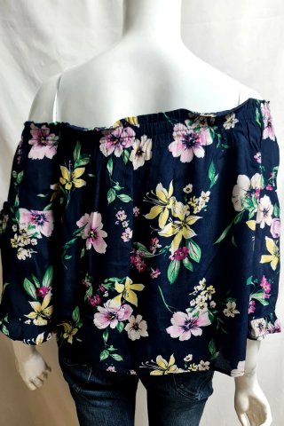 Blusa Bershka floral mangas volantes