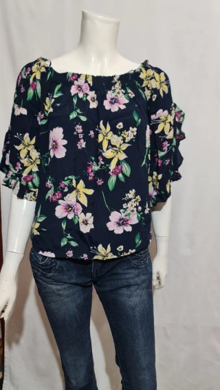 Blusa Bershka floral mangas volantes