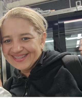 Colombiana buscando empleo