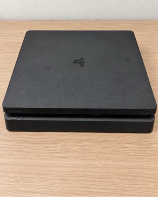 PS4 Slim negra + mando DualShock 4 + cable
