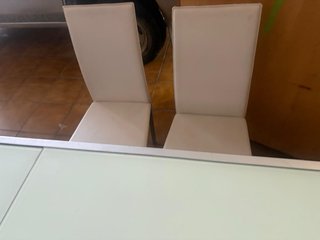Mesa comedor extensible y 4 Sillas