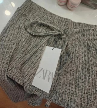 Pantalón Zara gris, Nuevo