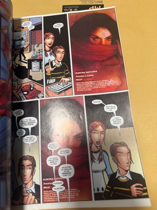 Cómic Ultimate Spiderman especial 2003 firmado