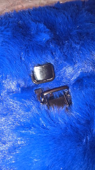 Bolso fiesta azul peludo