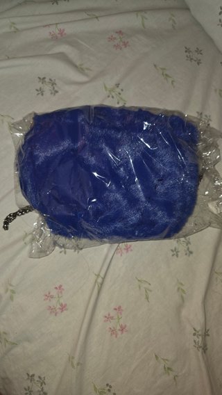 Bolso fiesta azul peludo