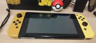 Nintendo Switch Edición Pokémon Let's Go +Poké Bal