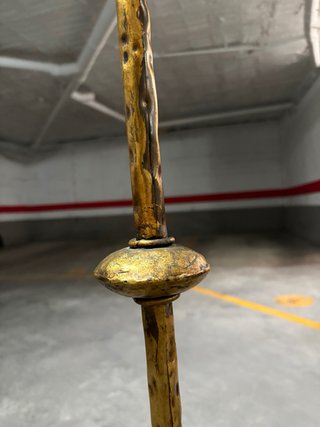 Lámpara de pie vintage de metal dorado