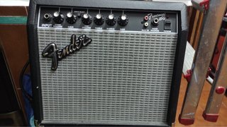 Amplificador Fender Frontman 15G