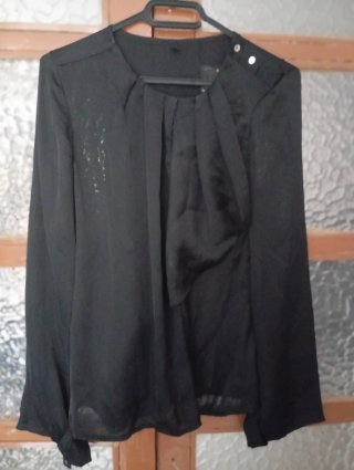 Blusa negra manga larga