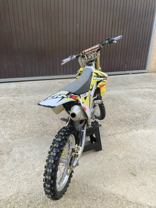 Suzuki RMZ 2015 Motocross