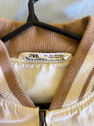 Chaqueta Zara beige y marrón