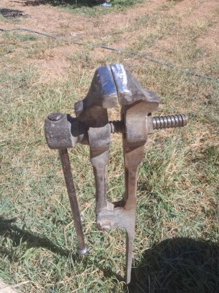 Tornillo de banco portátil con pata de 1 metro