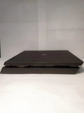 PS4 Slim 1TB + 2 Mandos + Soportes Spider-Man + 3J