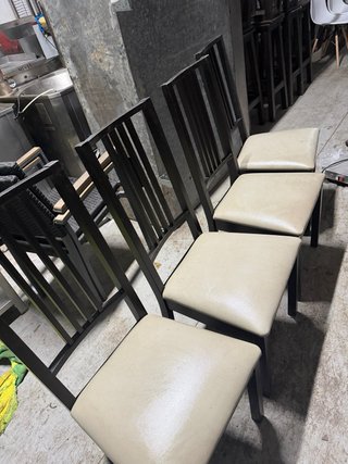 Sillas comedor/interior a 10€ cada hay 15