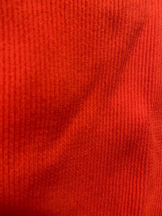 Camiseta Bershka roja espalda descubierta Talla S