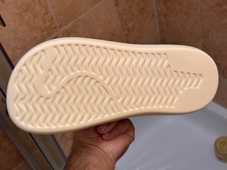 Zapatillas Adidas tipo Crocs Beige talla 40-41