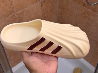 Zapatillas Adidas tipo Crocs Beige talla 40-41