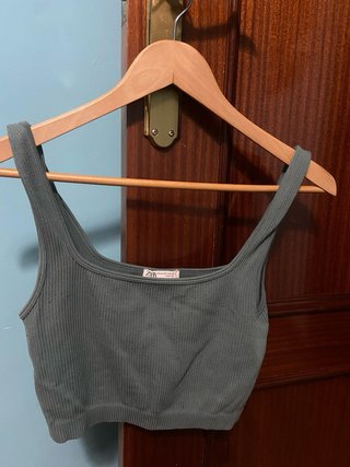Camiseta Zara tirantes verde