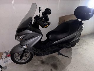 Suzuki Burgman 125cc Maxi-Scooter