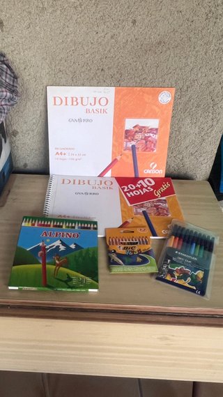 Lote Material Dibujo: Lápices, Rotuladores y Cuade
