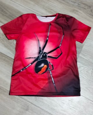 T-shirt rossa con stampa ragno