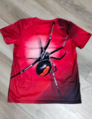 T-shirt rossa con stampa ragno
