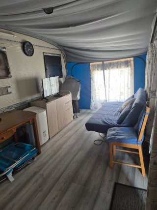 Caravana fija en camping Navarrete (La rioja)