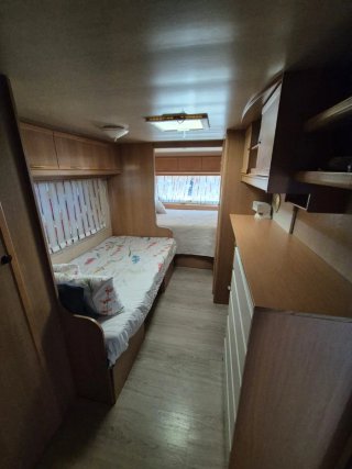 Caravana fija en camping Navarrete (La rioja)