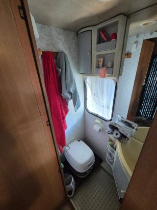 Caravana fija en camping Navarrete (La rioja)