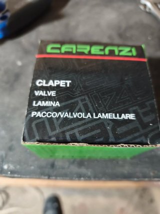 Caja de láminas CARENZI 8 pétalos Derbi Variant
