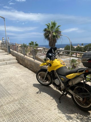 BMW F 650 GS Amarilla